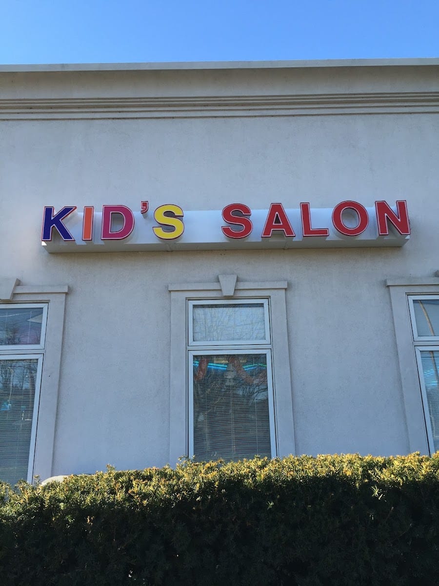 Charles Hair Specialists / Charlie's Kids Salon, photo 4