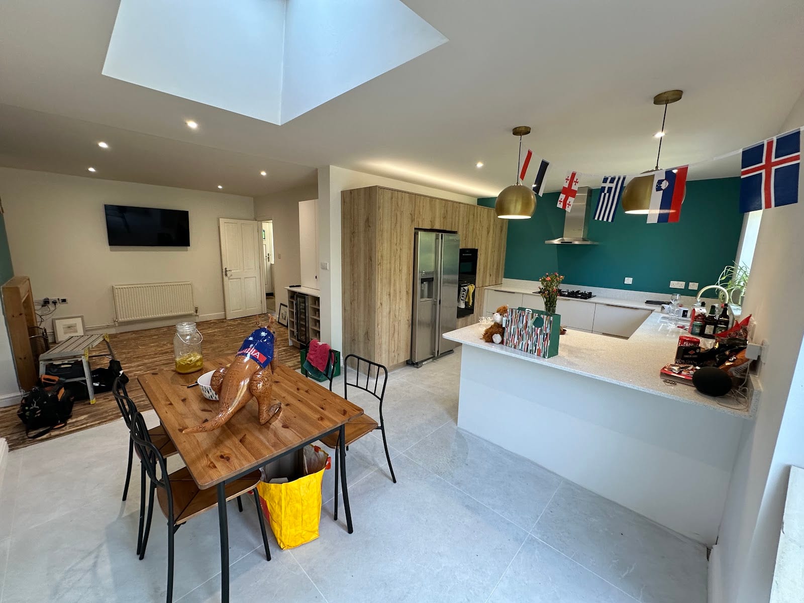 L A K ELECTRICAL SERVICES LTD