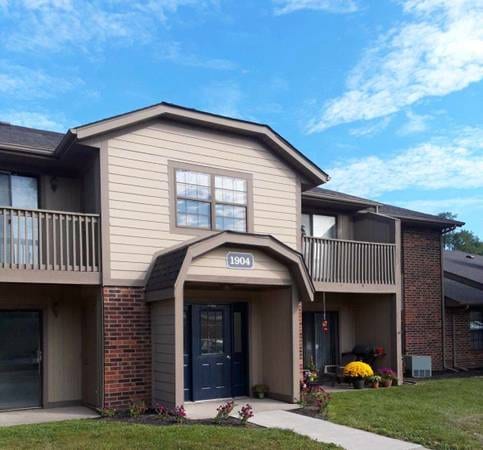 Cross Lakes Apartments