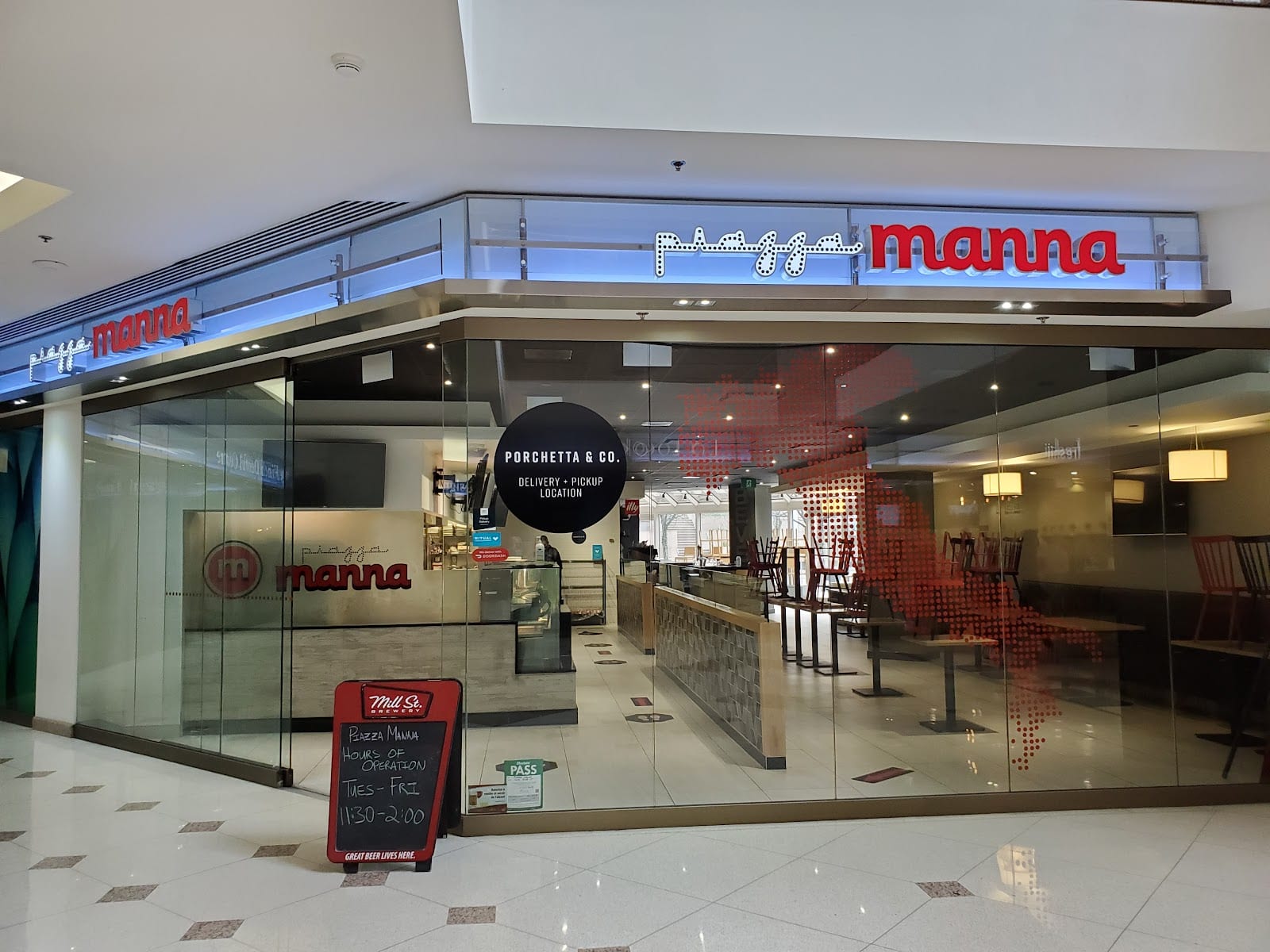 Piazza Manna Restaurant & Bar