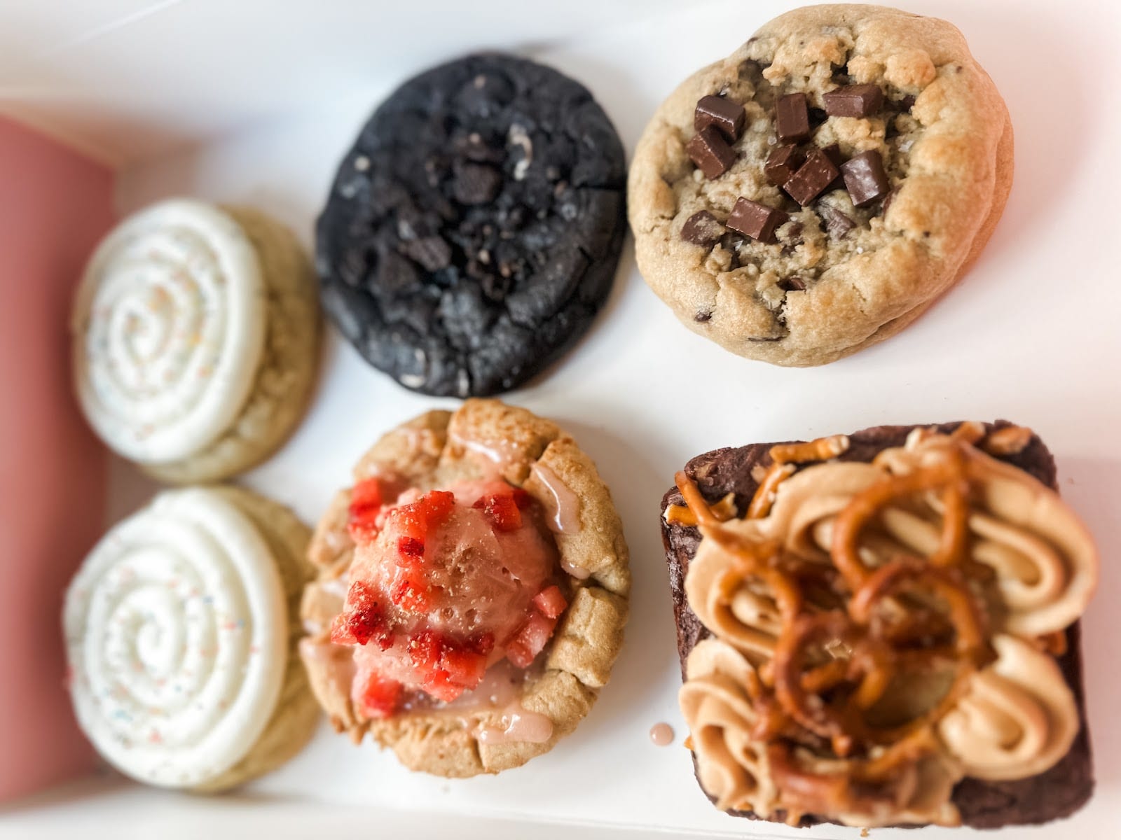 Crumbl Cookies, photo 3