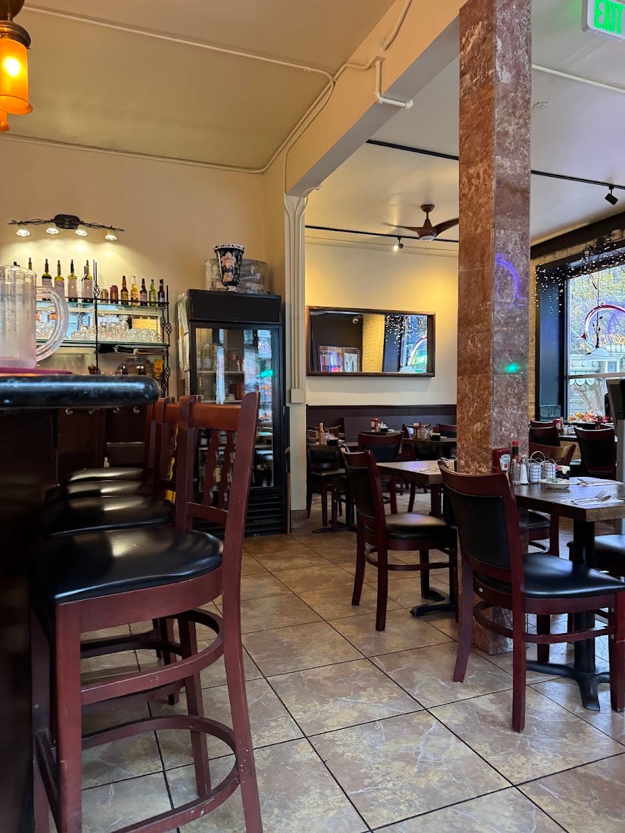 Roxanne Cafe