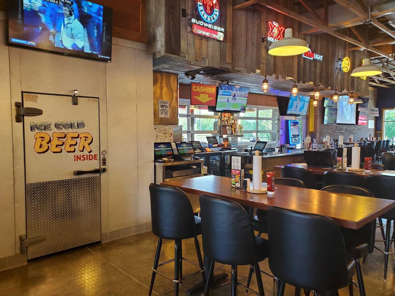 Bottlecap Alley Icehouse Grill, photo 2