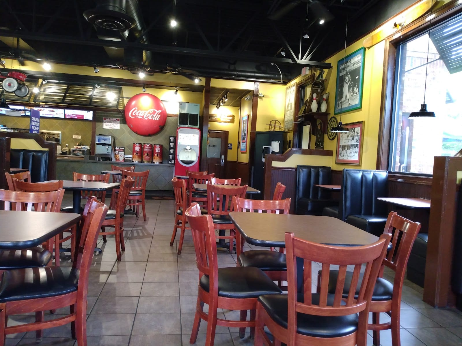 Zaxbys Chicken Fingers & Buffalo Wings, photo 2