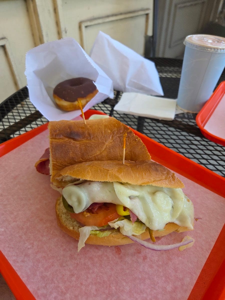 Paradise Donuts & Deli