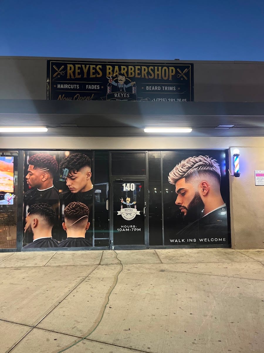 Reyes Barbershop, photo 2