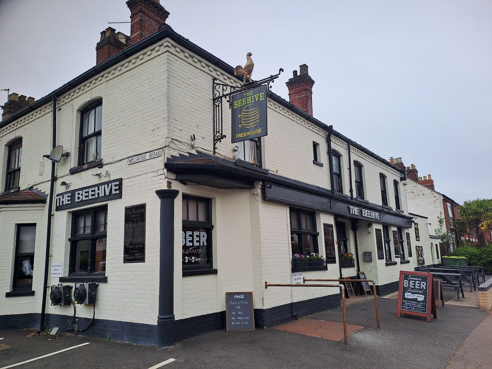 The Beehive, photo 2