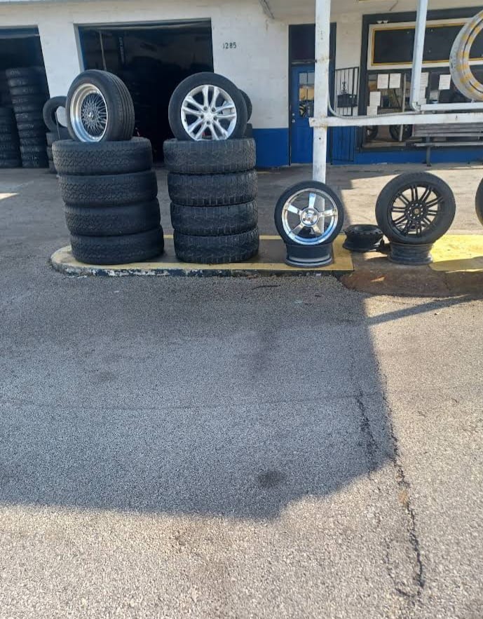 Power of God tire shop Escobar, photo 2