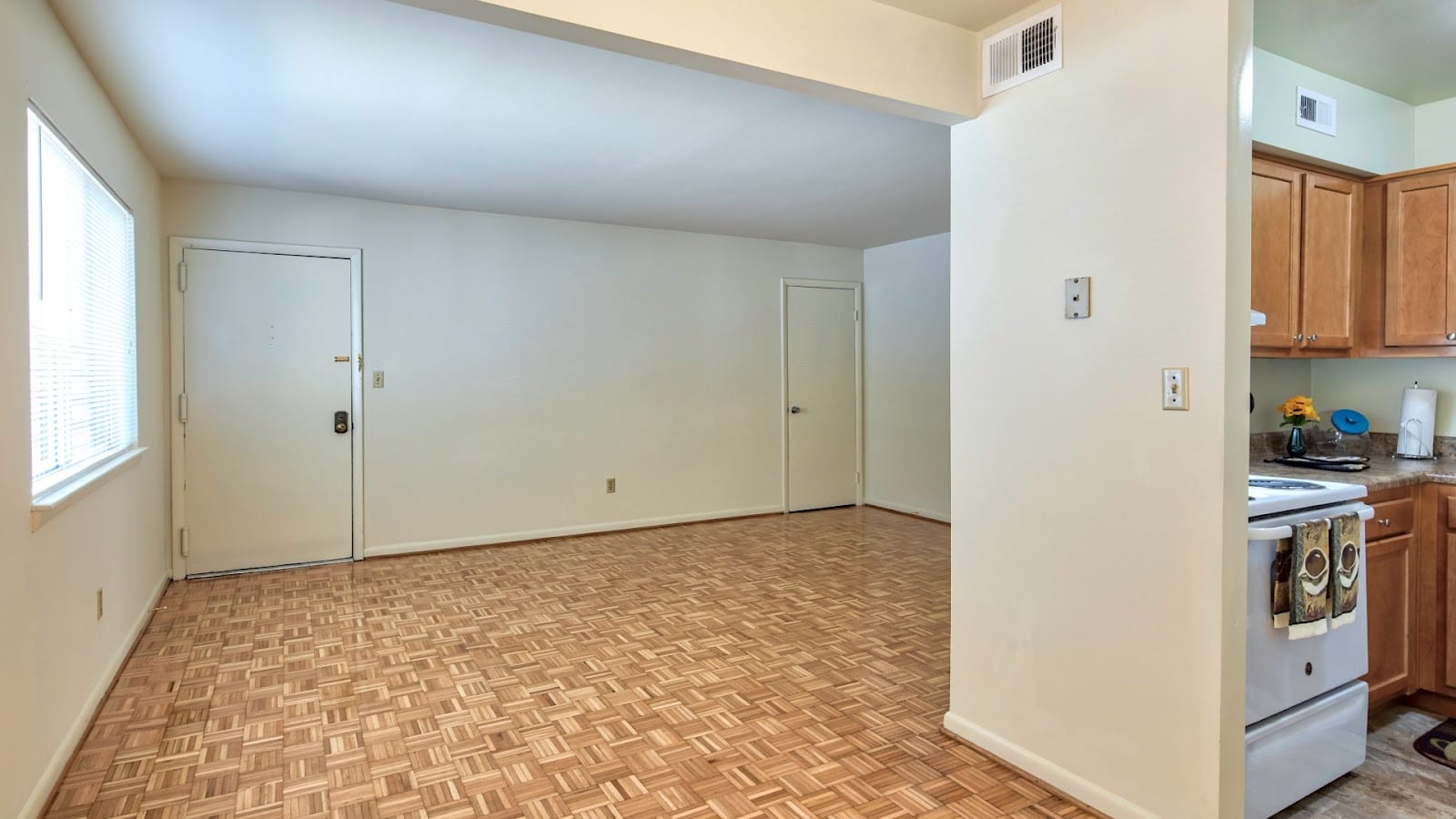Westhampton Apartments, photo 4