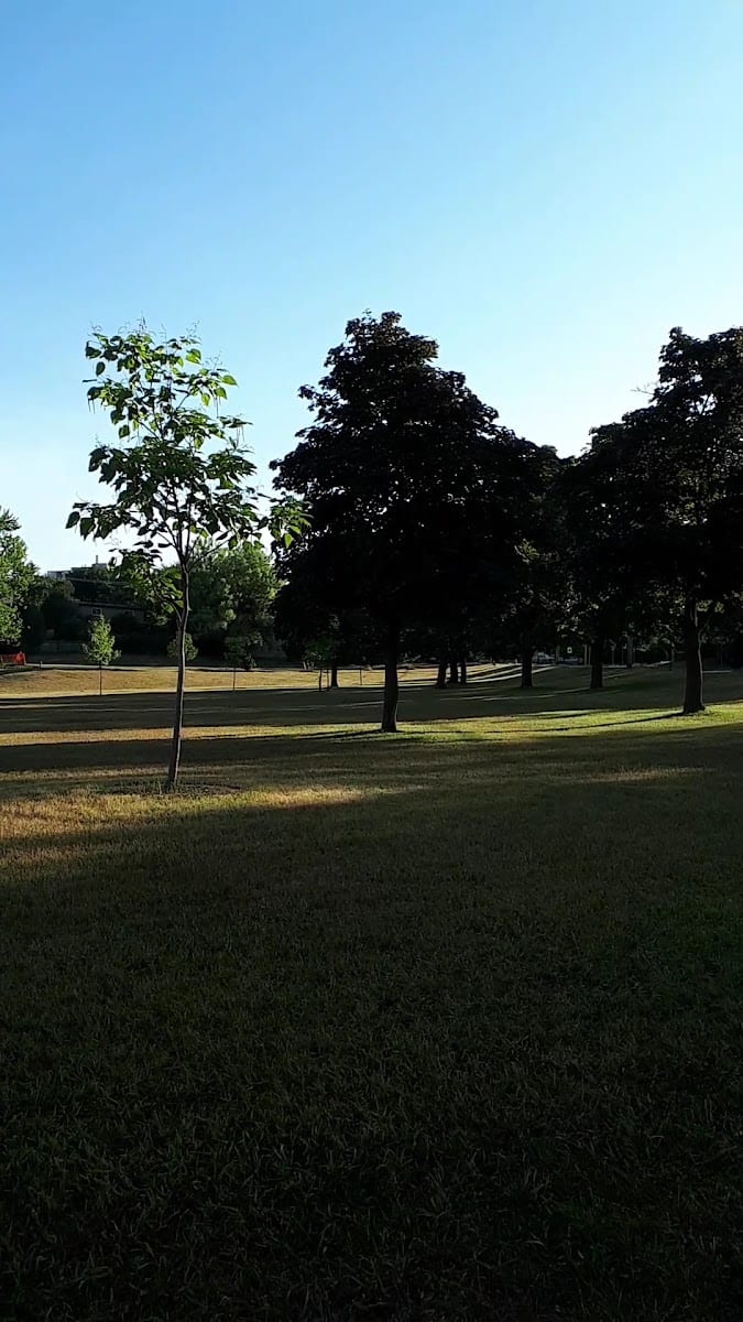 Dallington Park, photo 2