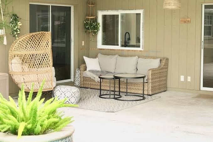 Summer or fall retreat on golf course in Venice, Florida. 10 min from Beach.