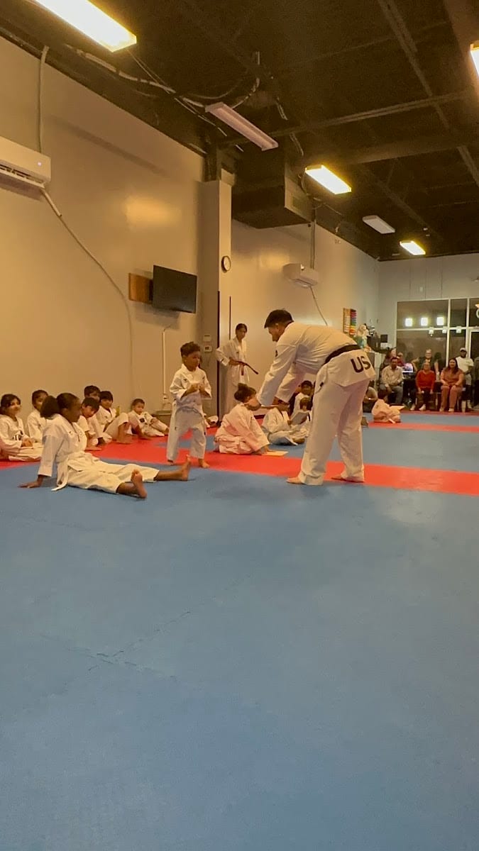 Noel’s WhiteTigers Taekwondo
