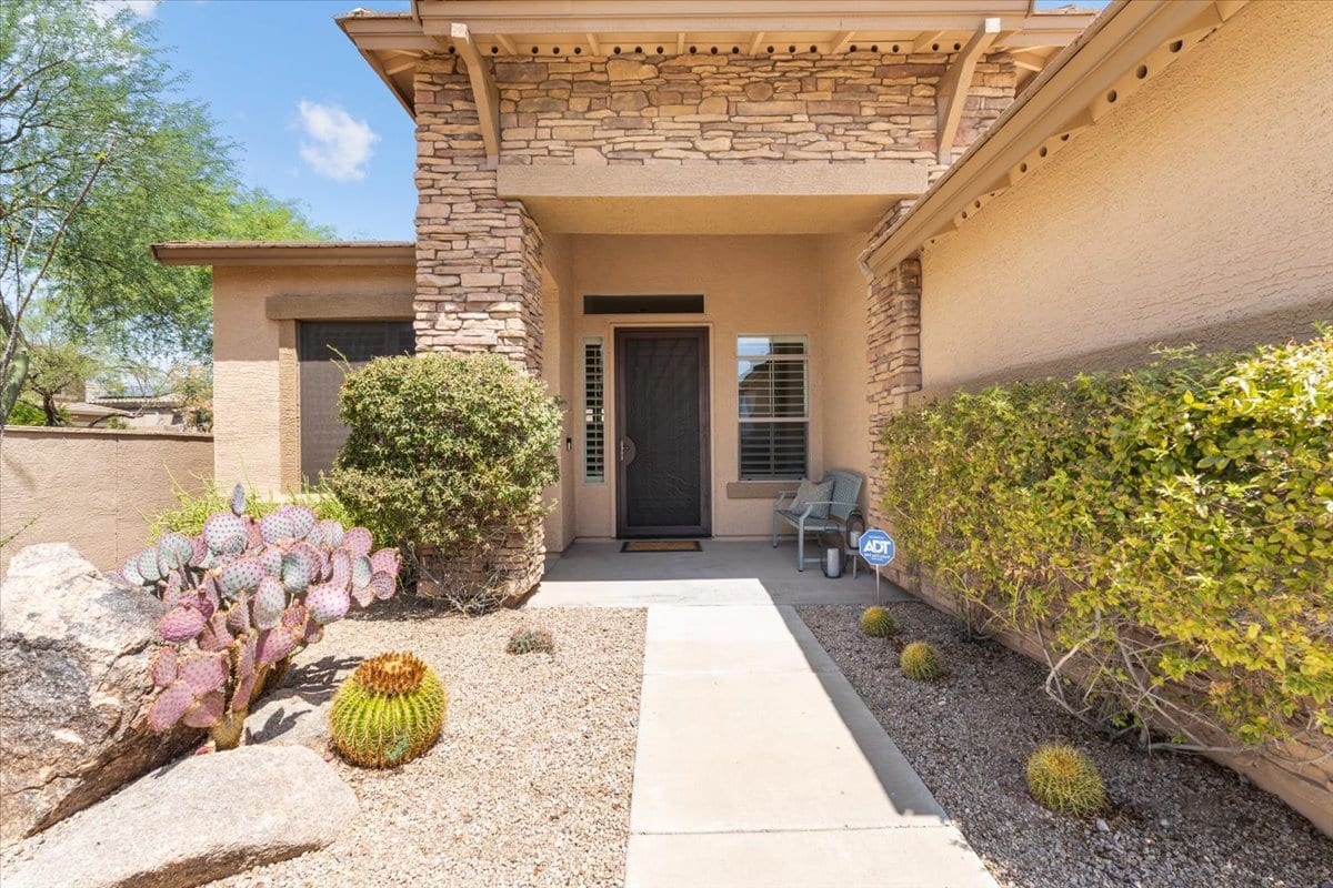 Real Estate : Sarah McNurlin