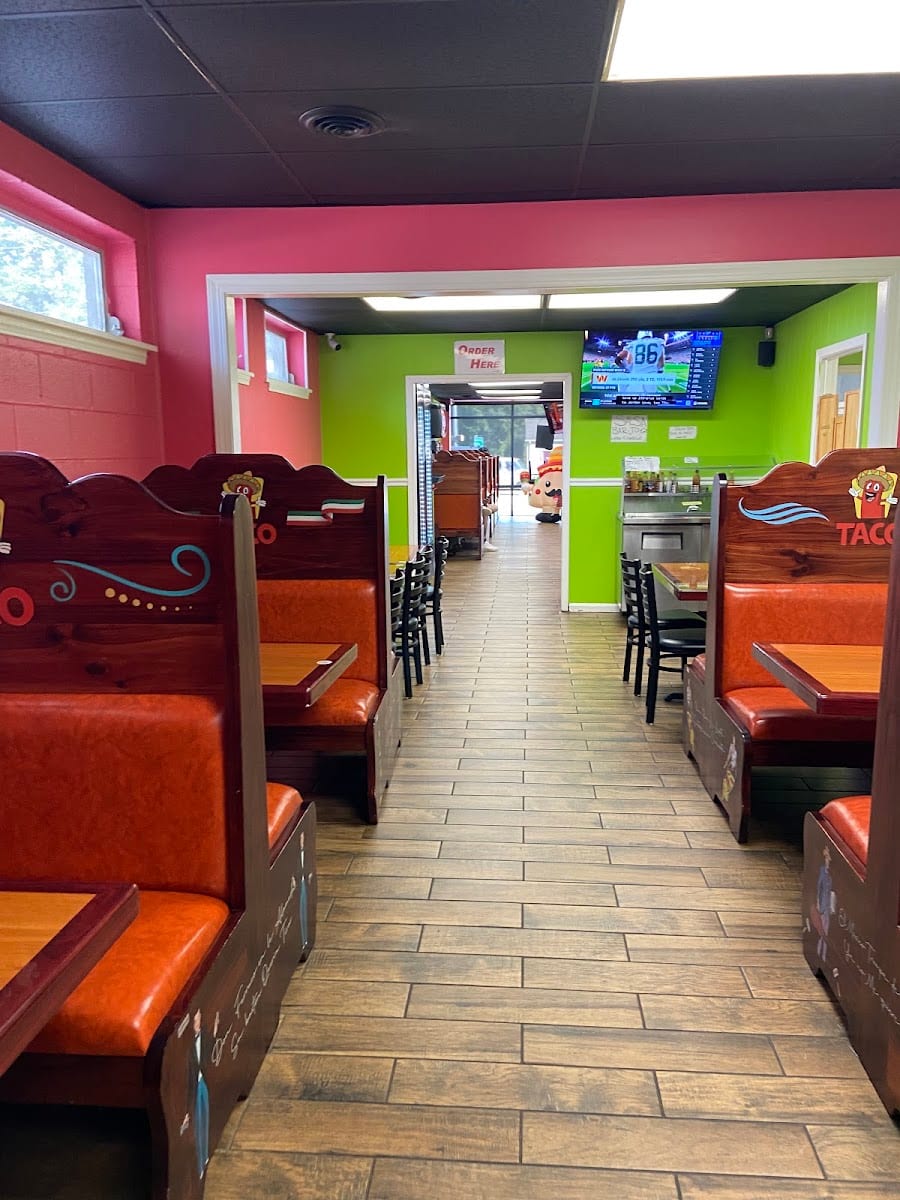 El Taco Tacqueria