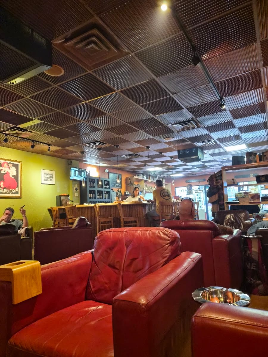 Maduro Cigar & Bar, photo 4