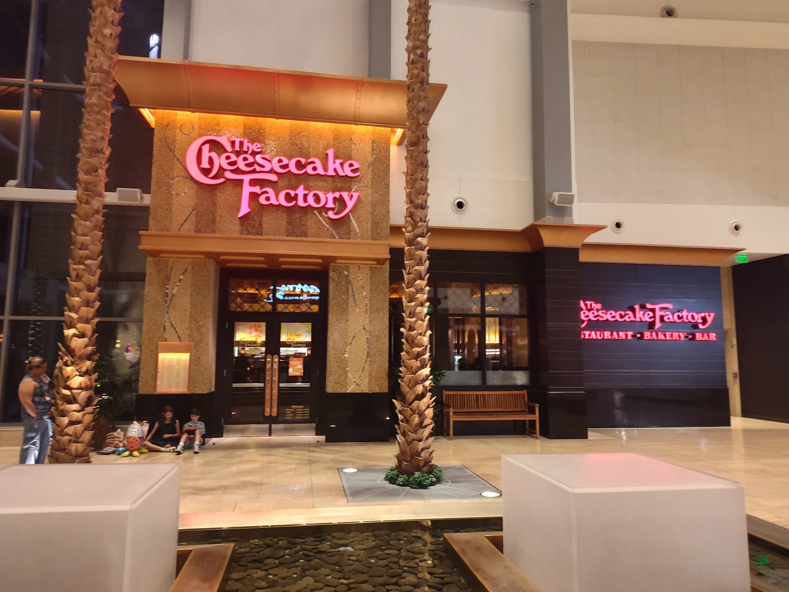 The Cheesecake Factory, photo 2