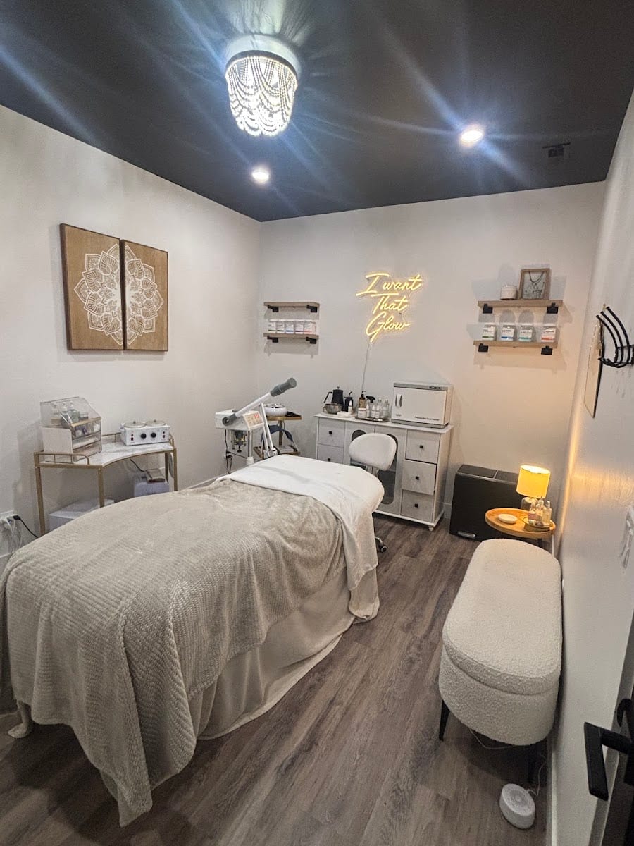 SKIN + TONIC Beauty Suites, photo 3
