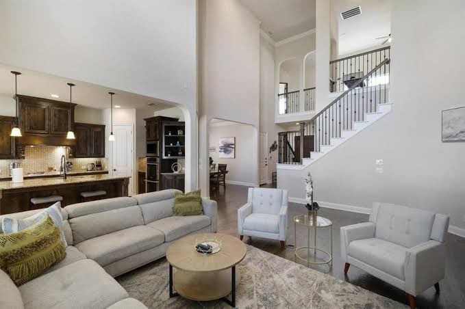 Spacious Luxe 5 Star Neighborhood Movie Theatre - Vacation Home