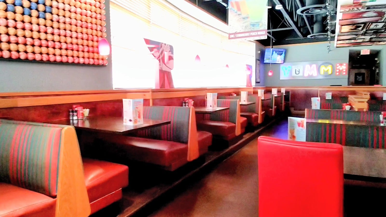 Red Robin Gourmet Burgers and Brews, photo 3