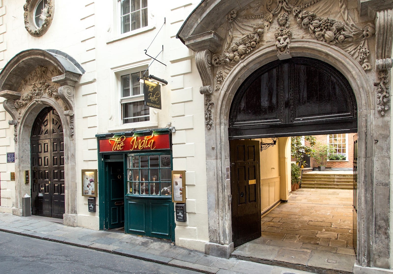 The India - Cannon Street, photo 2