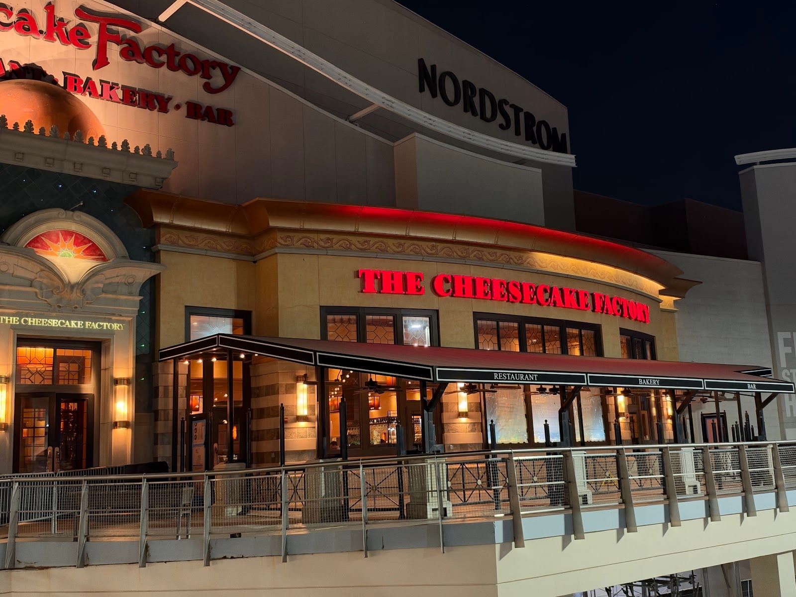 The Cheesecake Factory, photo 2