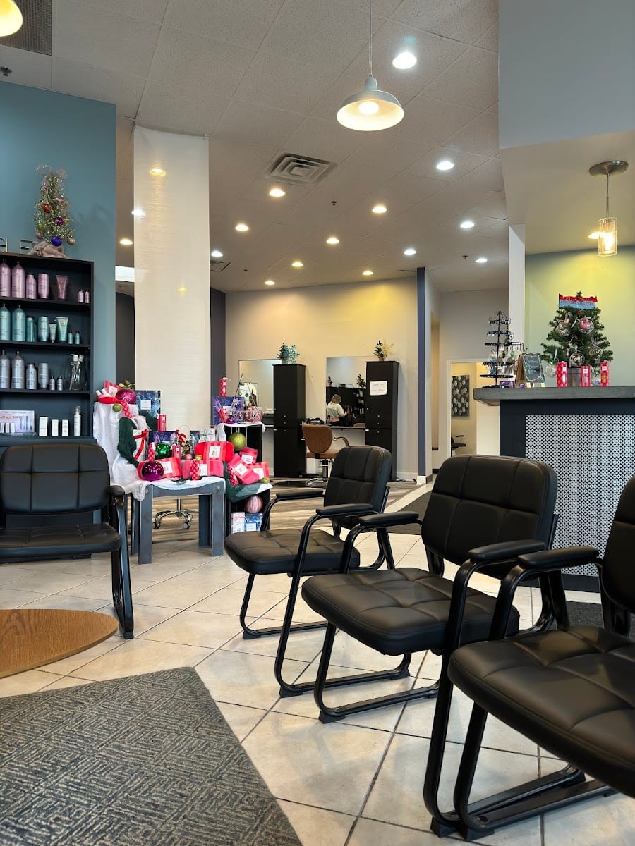 Tangles Salon & Spa, photo 2