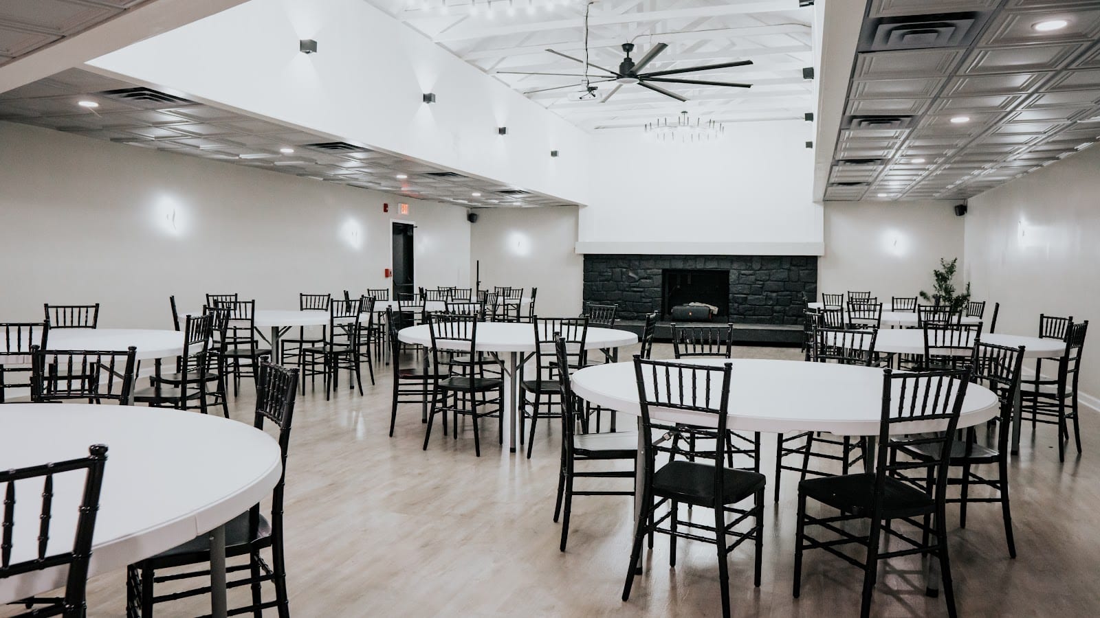 District 48 Bar & Venue, photo 3