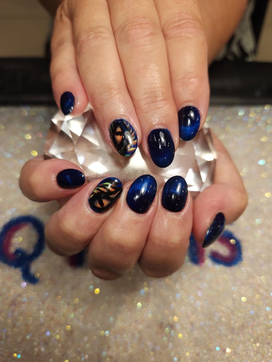 Q NAILS