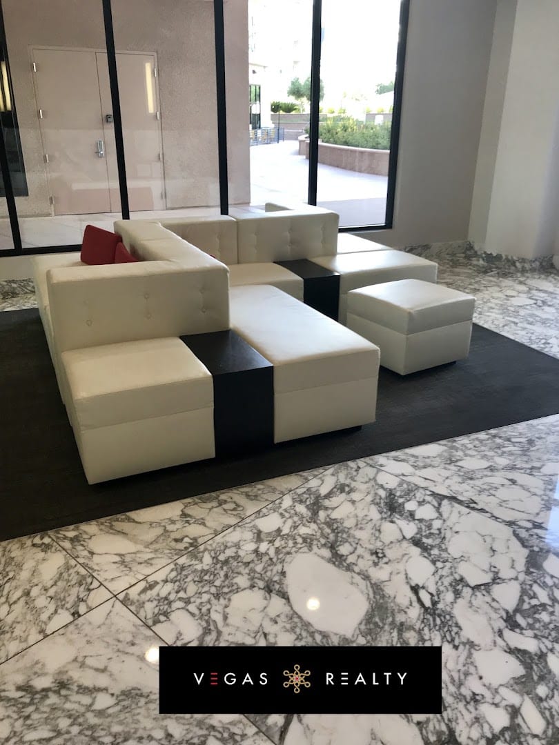 Vegas Realty, photo 3