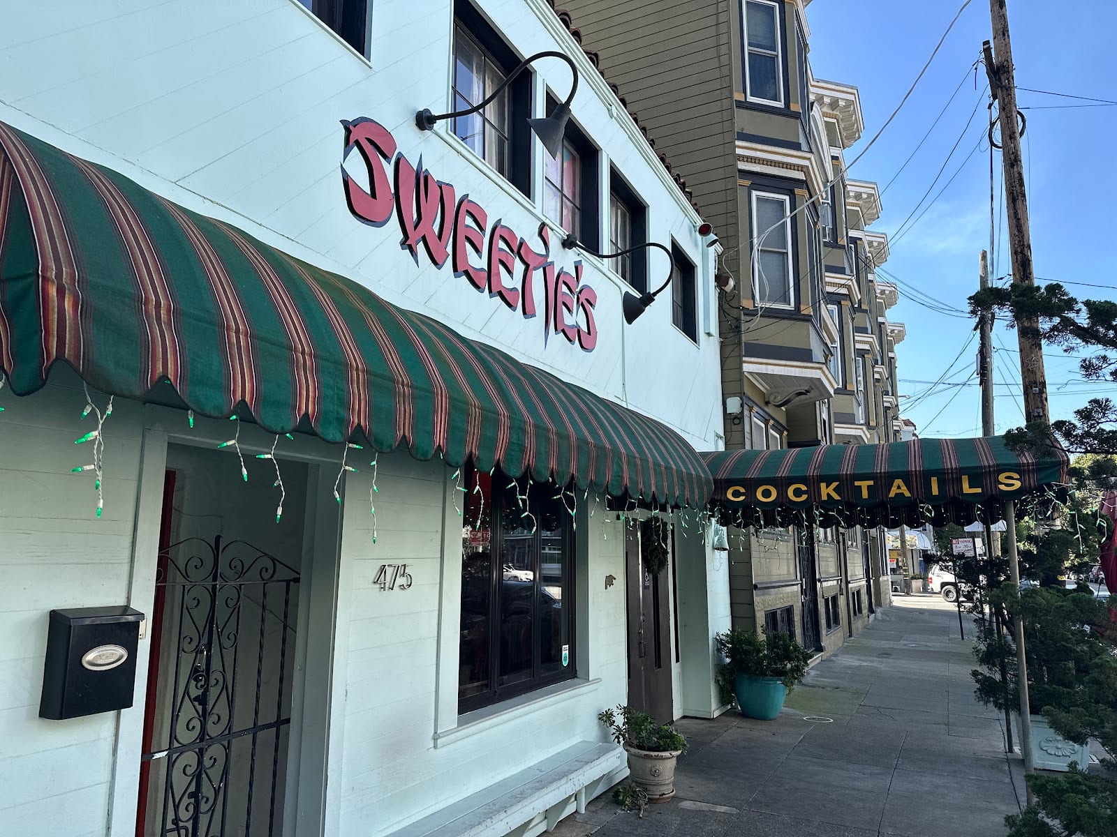 Sweetie's Art Bar, photo 2