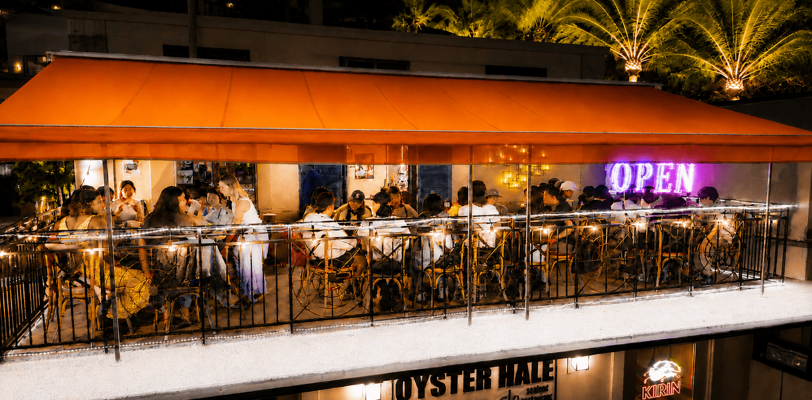 Genius Lounge – Hawaiian & Japanese Dining