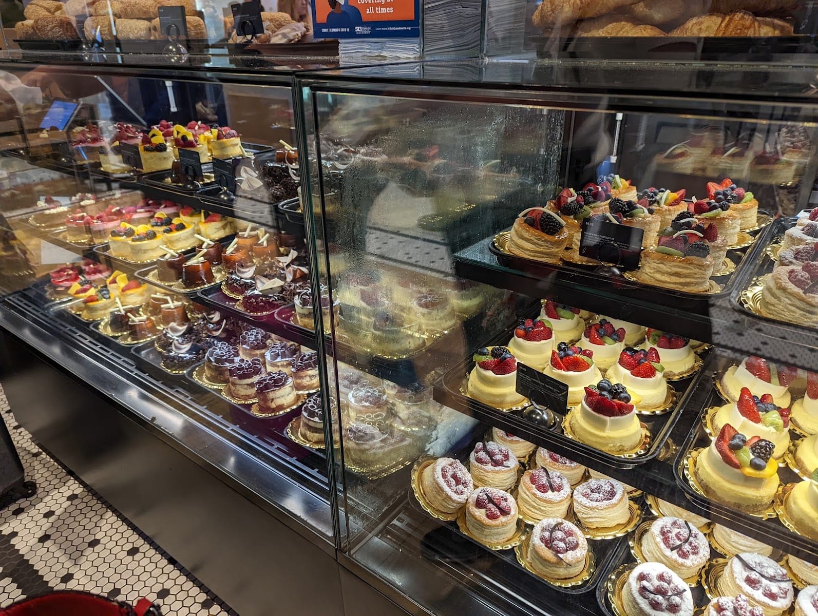 Gourmandise Euro-Diner & Bakery
