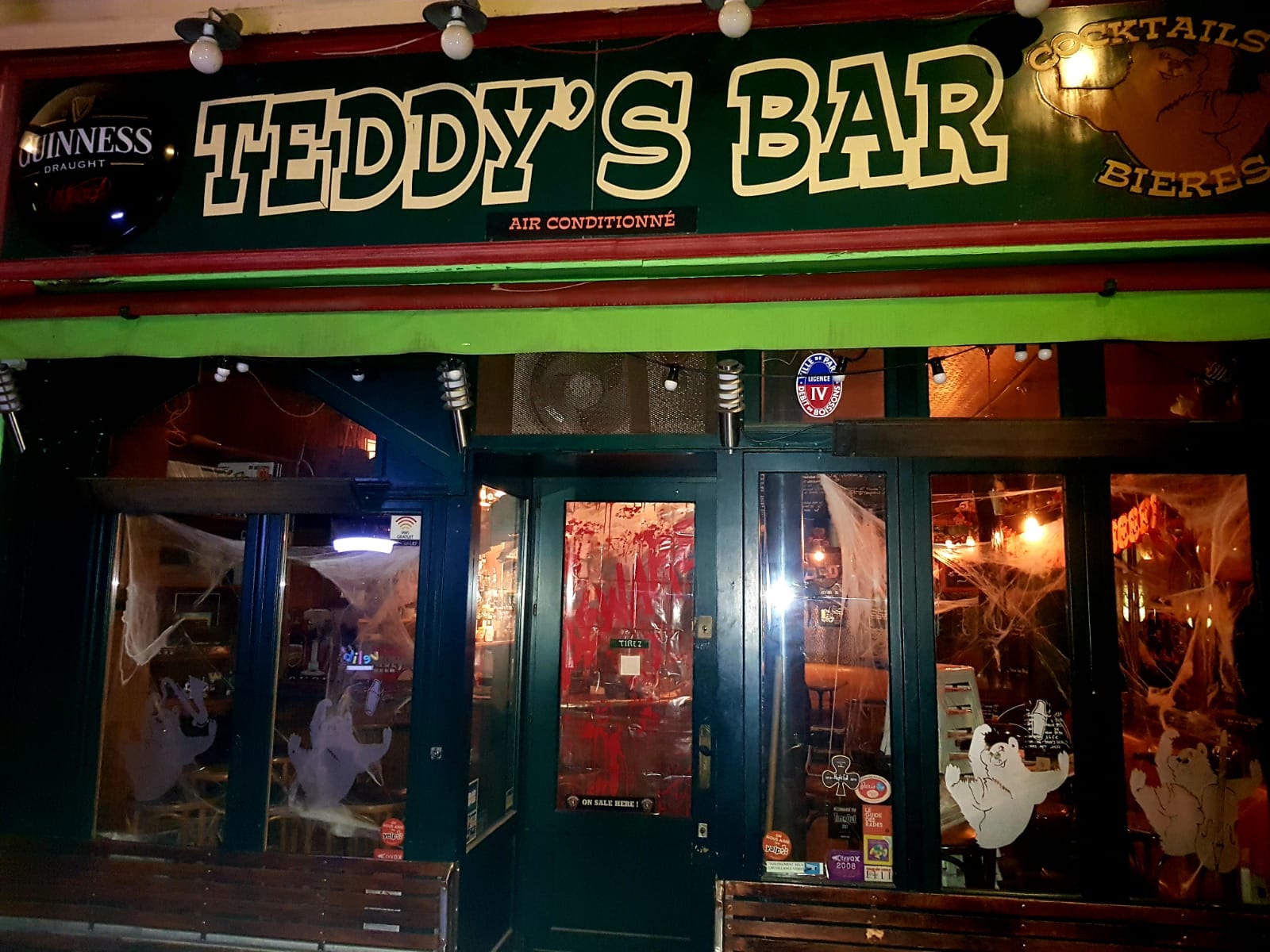 Teddy's Bar, photo 2