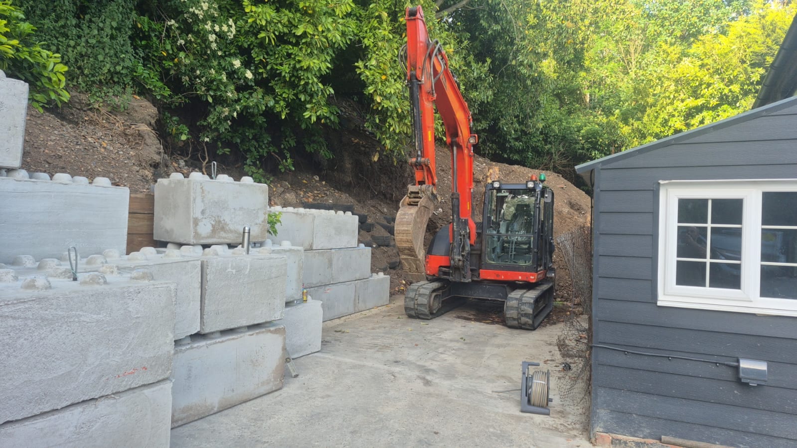 A&T Building Services Ltd