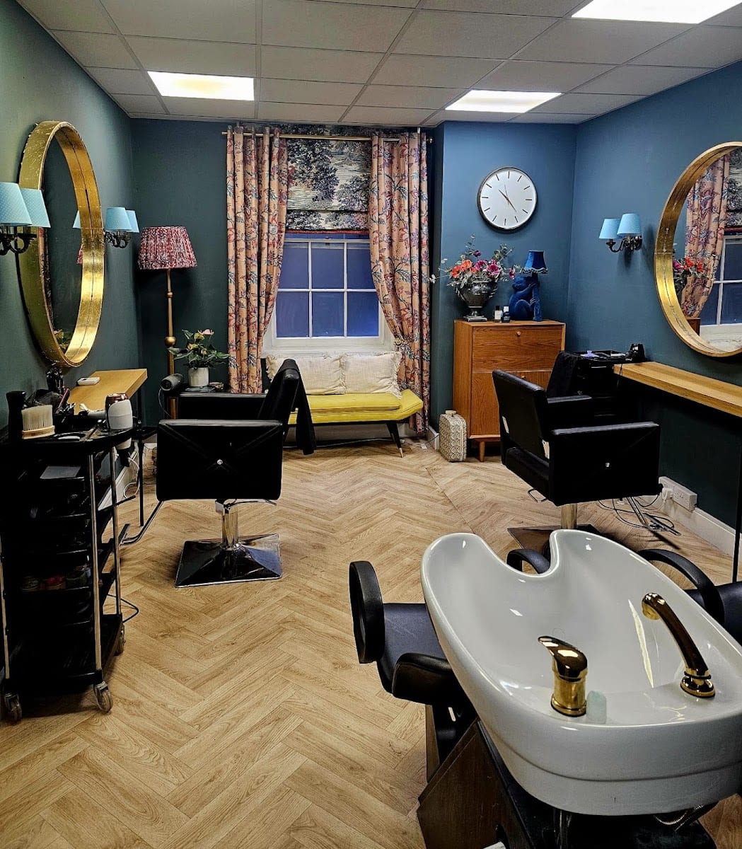 JOLIE HAIRDRESSING, photo 2