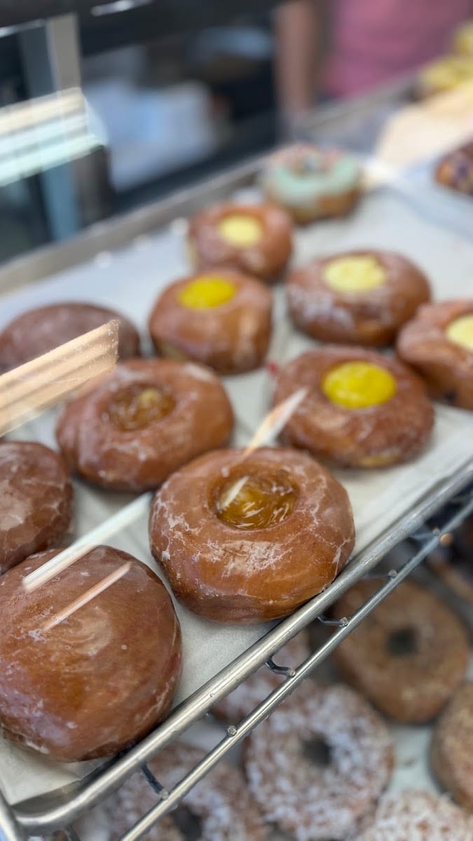 Dee's Donuts, photo 3