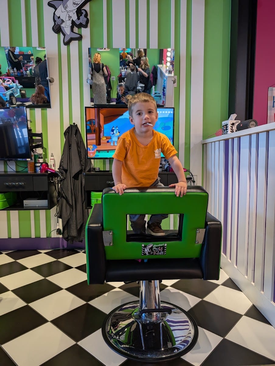 Sharkey's Cuts for Kids - Fort Wayne, photo 3