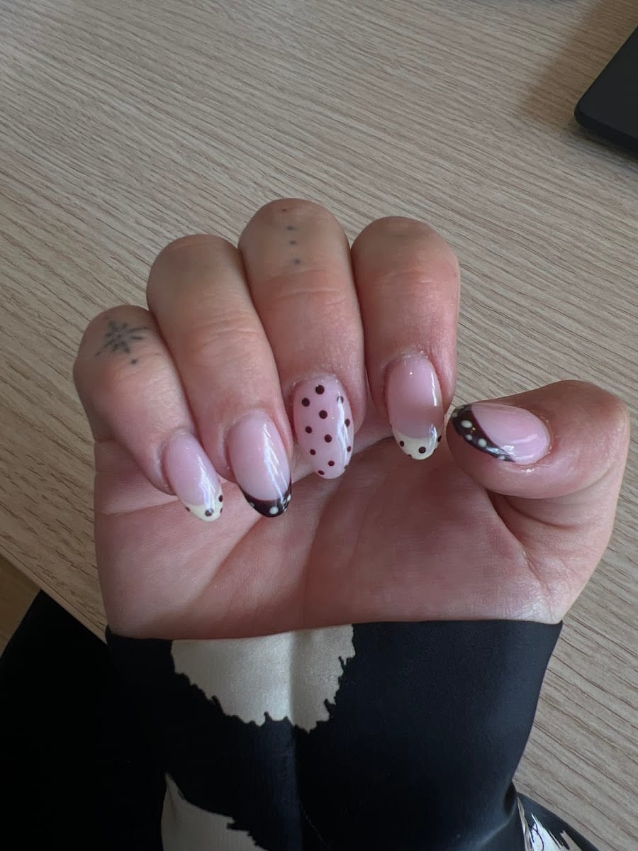 Yaya salon beaute nail 75018