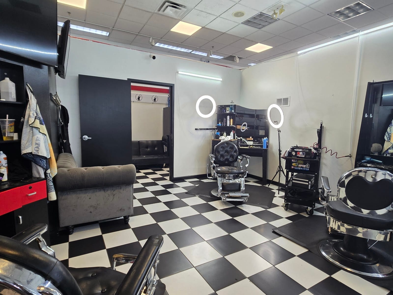 iMack Barber Lounge