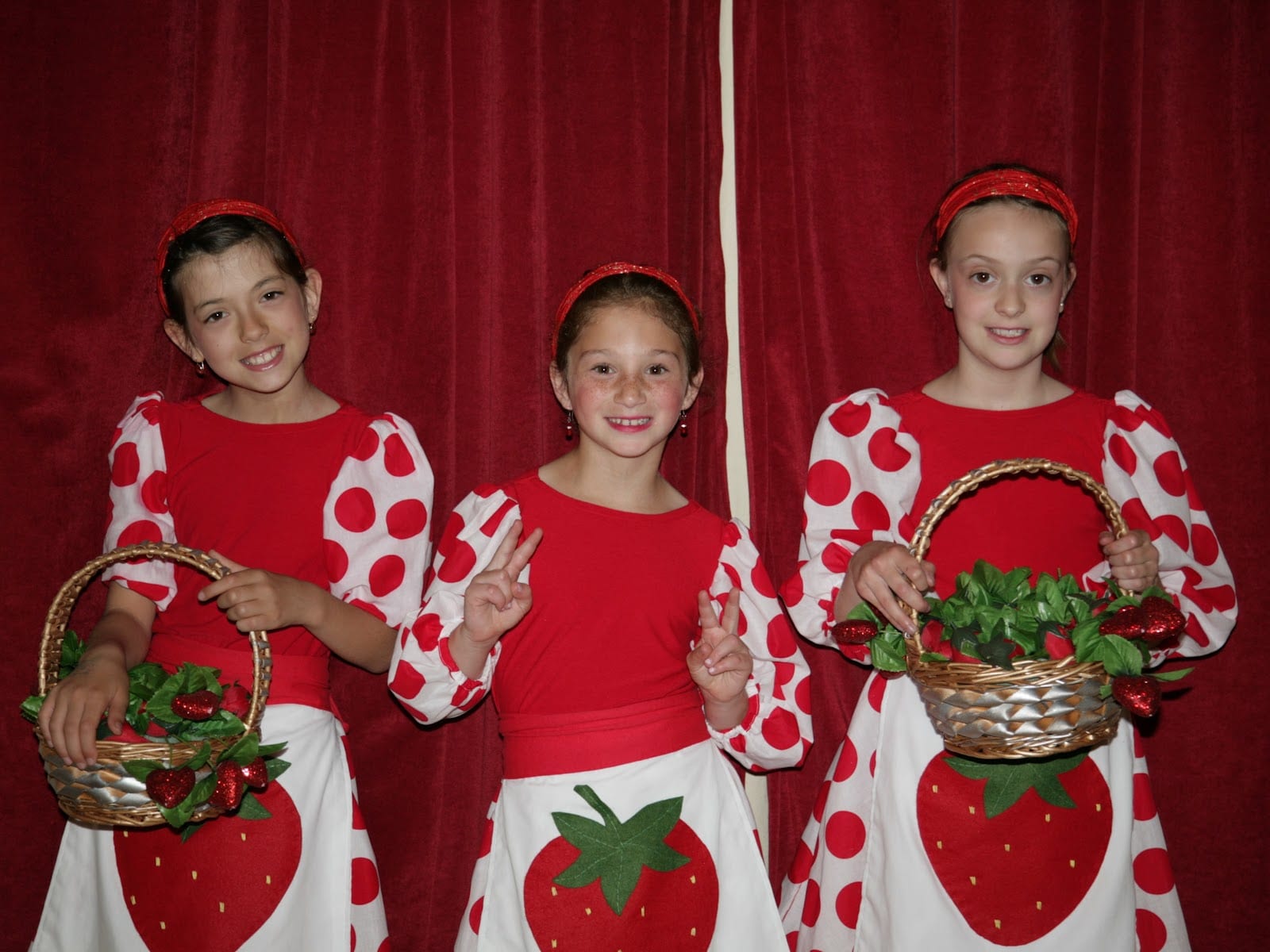 Children's International Folk Dance Studio