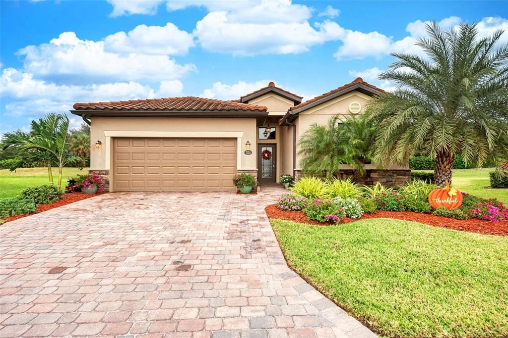 Benge Redding Luxury Specialists at William Raveis Real Estate, Sarasota, Siesta Key and Lakewood Ranch
