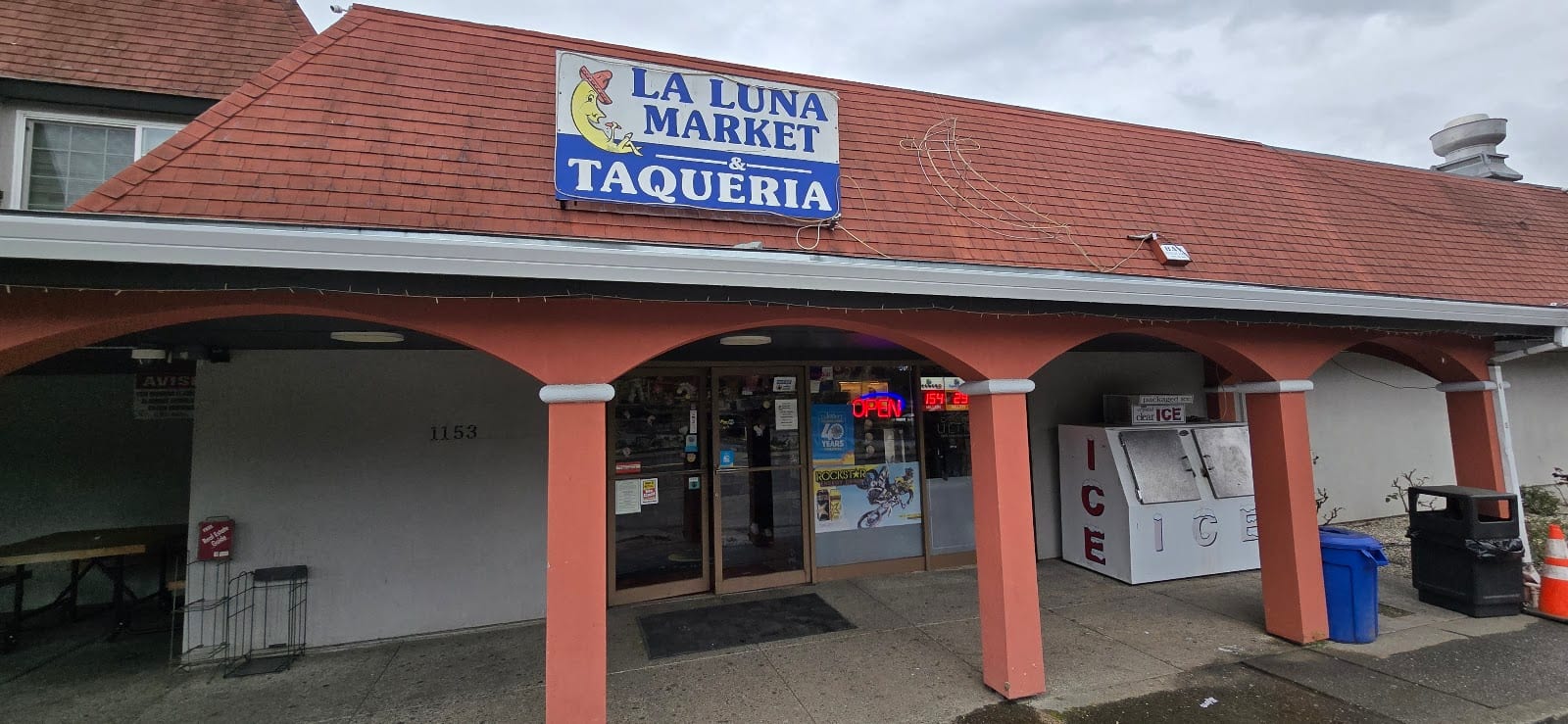 La Luna Market & Taqueria