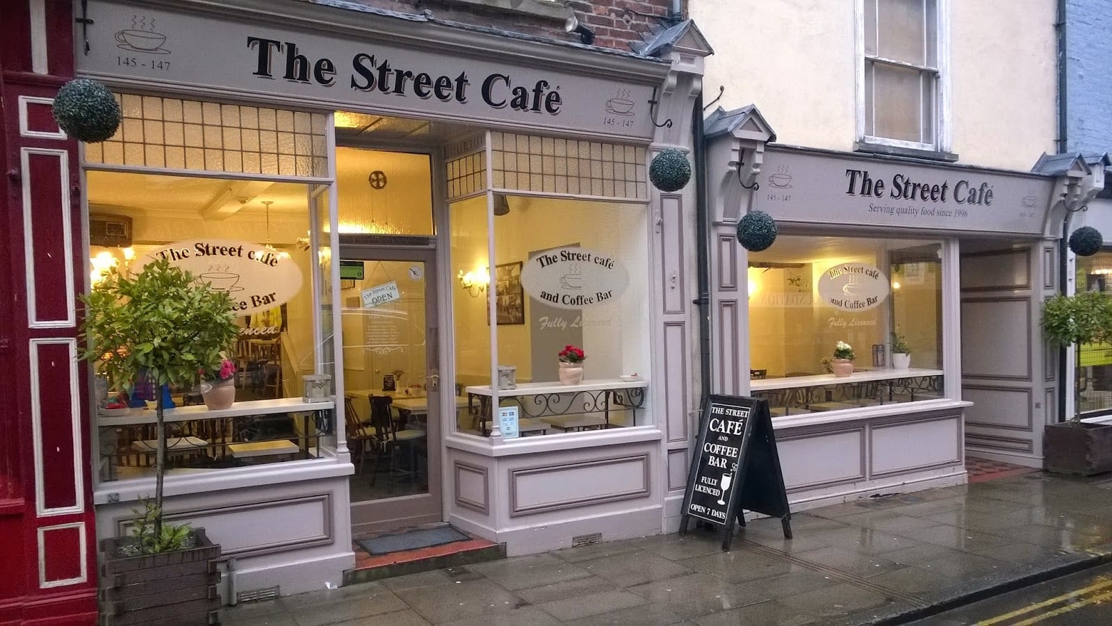 The Street Café, photo 2