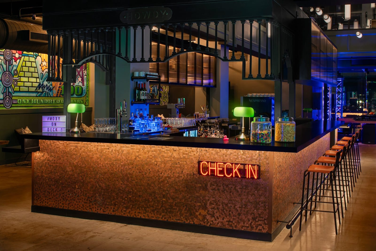 Bar Moxy