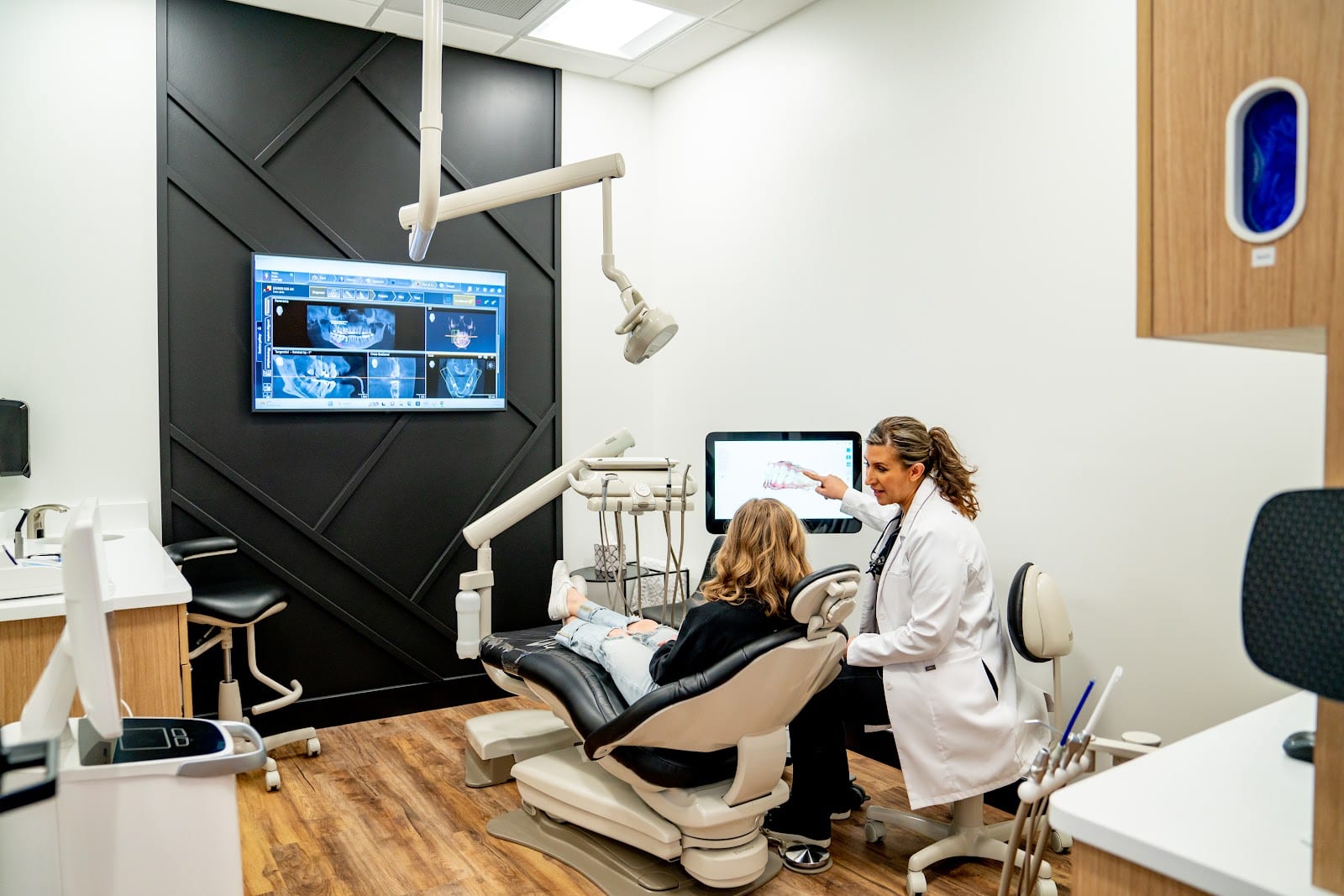 Bloom Dental Spa- Dr.Neda Tarjan, photo 3
