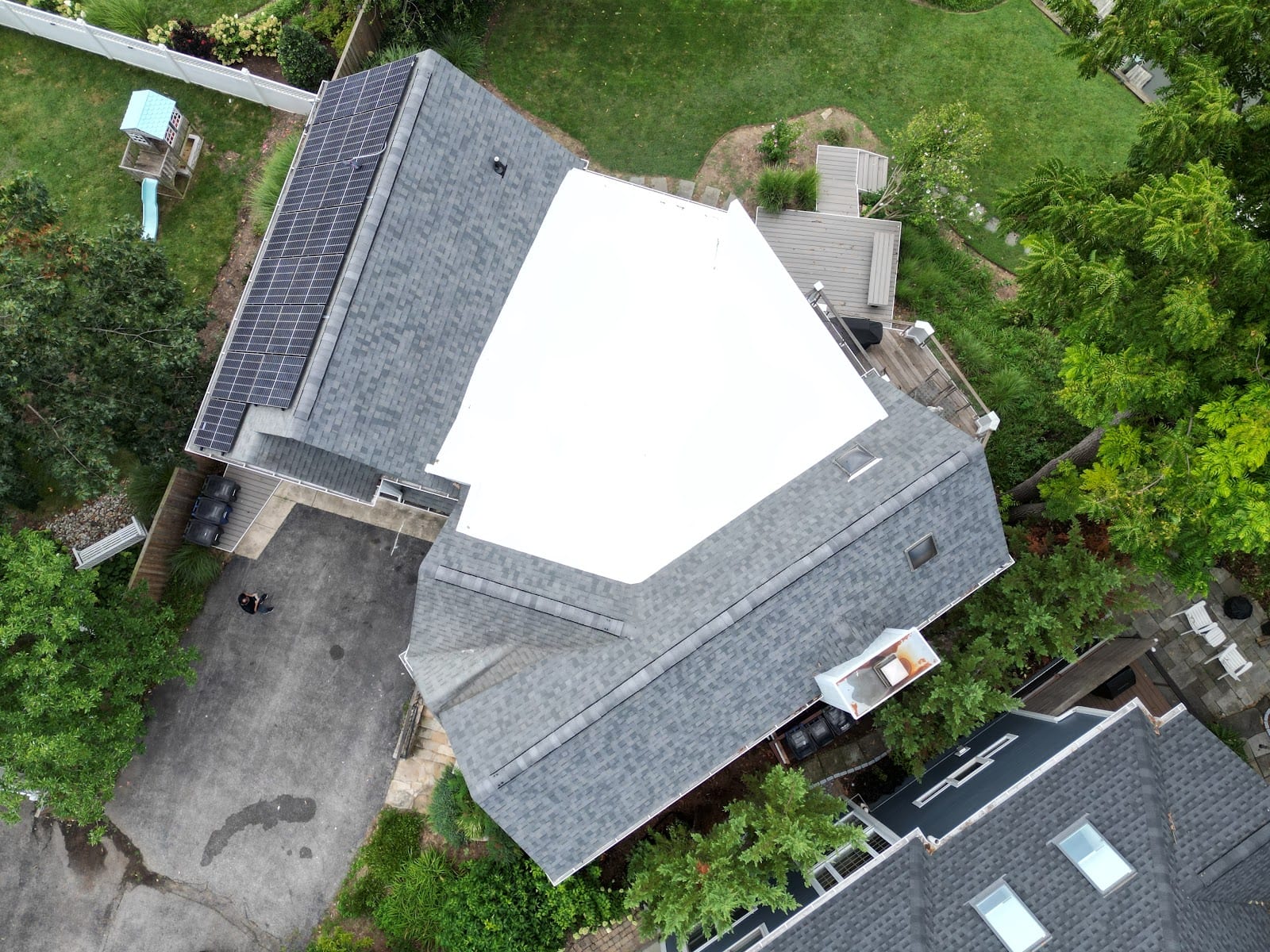 Benchmark Roofers, photo 2