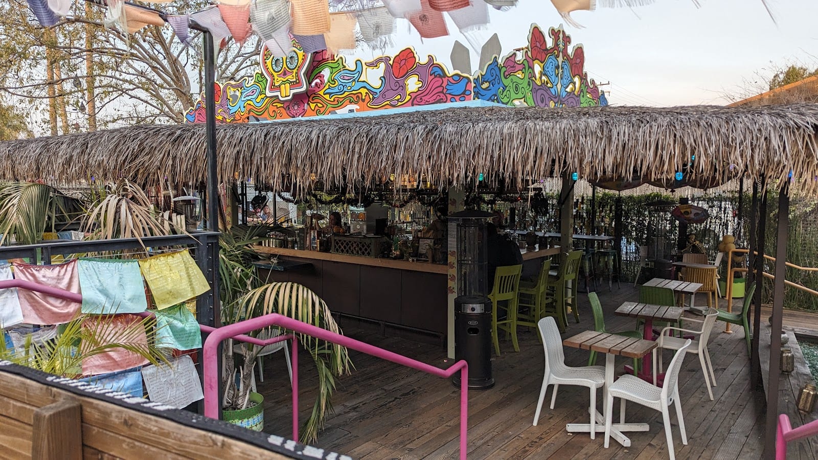 Sacred Junk Bar, photo 2