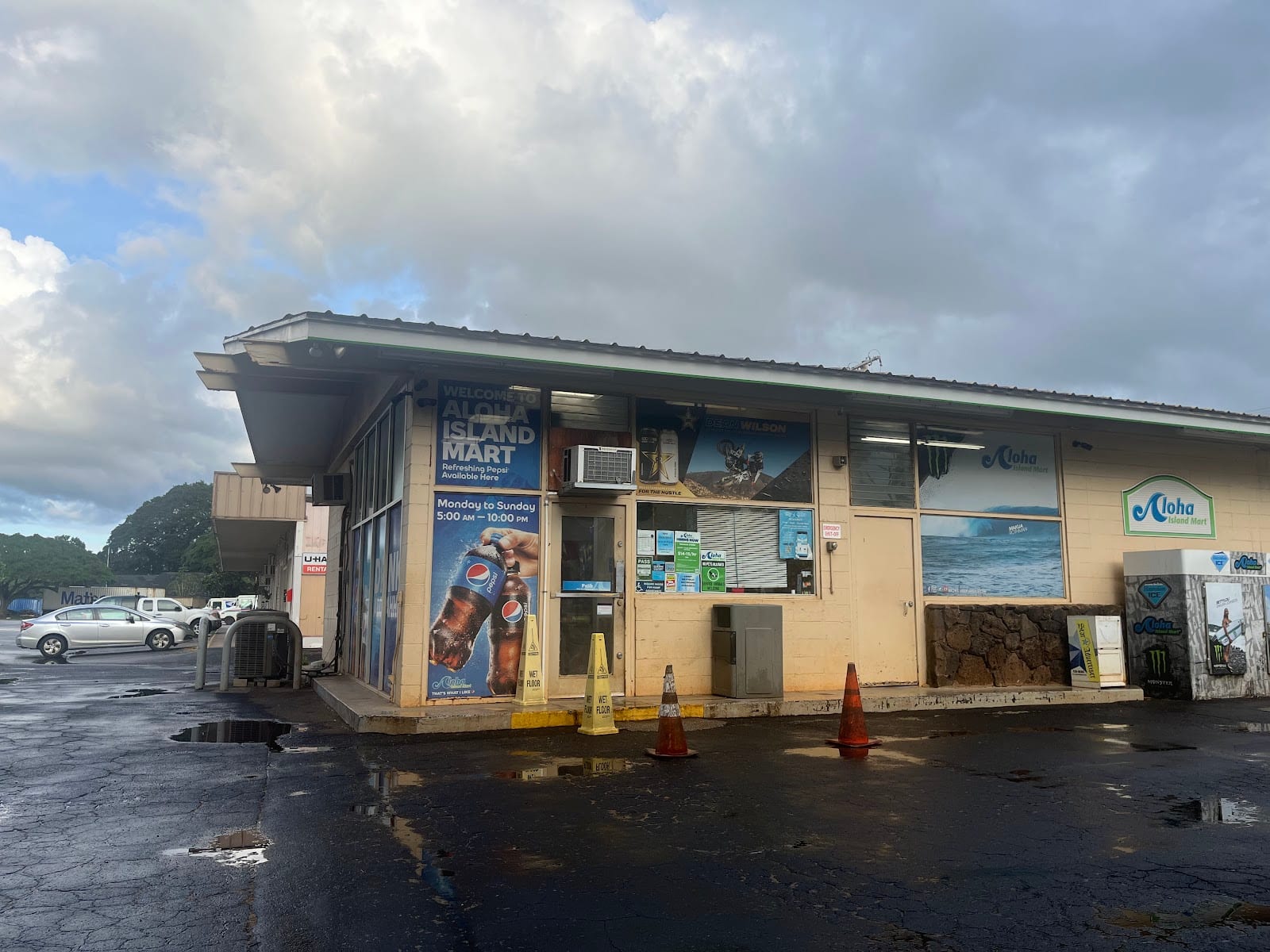 Aloha Island Mart, photo 3