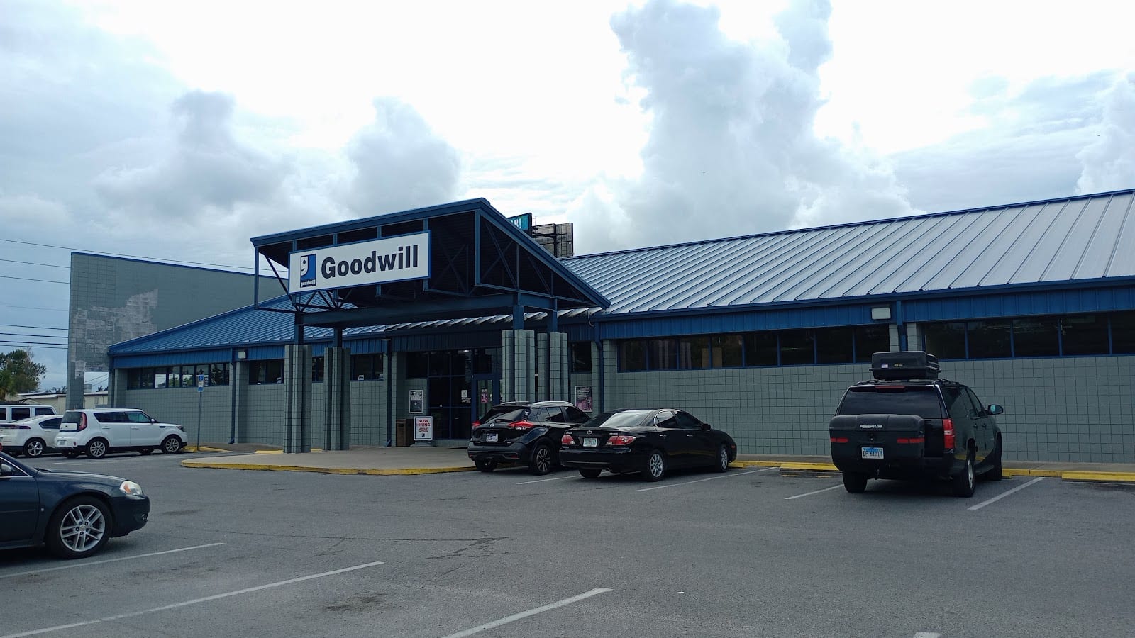 Goodwill Retail Store & Donation Center, photo 2