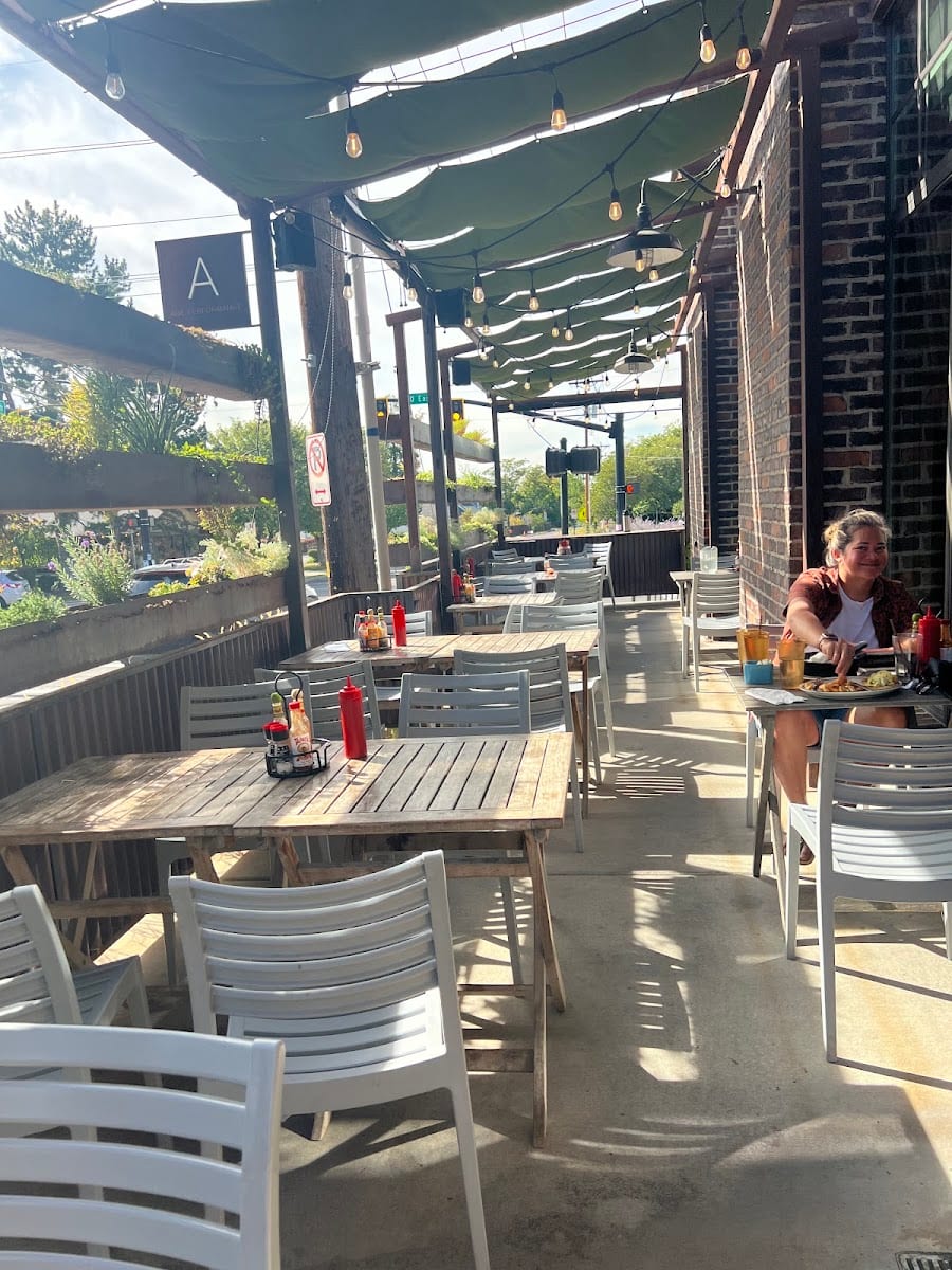 Hub and Spoke Diner, photo 3